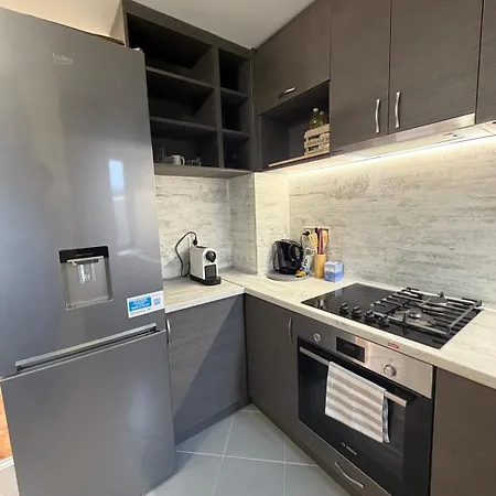 New Cozy 3 Bedroom 90m2 *