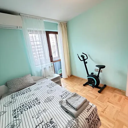 New Cozy 3 Bedroom 90m2 דירה סופיה