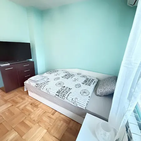 Apartment New Cozy 3 Bedroom 90m2 *