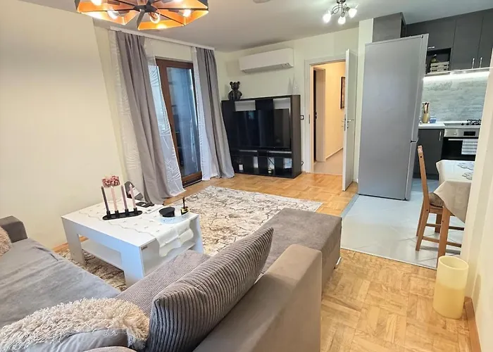 Appartamento New Cozy 3 Bedroom 90m2 *