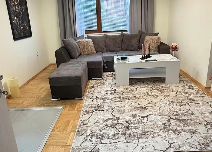 Appartamento New Cozy 3 Bedroom 90m2 *