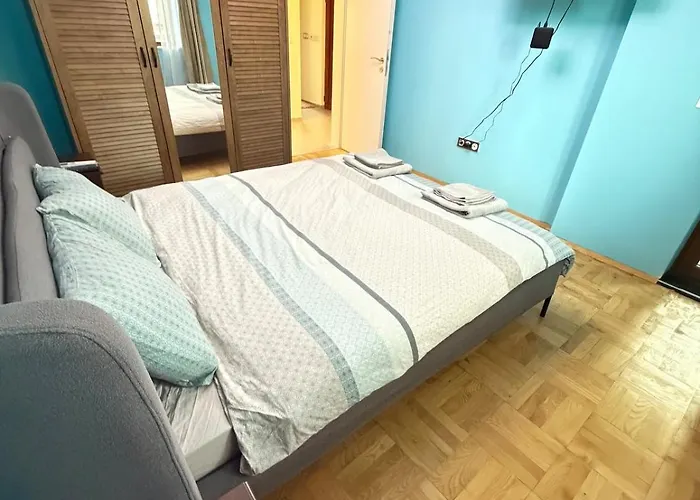 New Cozy 3 Bedroom 90m2 Apartman